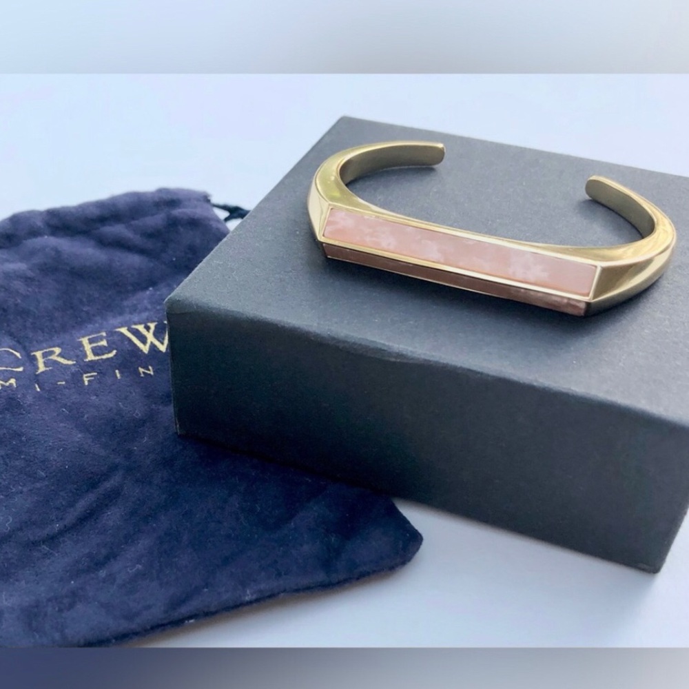🌷New J. CREW Semiprecious Peach-Stone Triangle-Prism Gold Tone Cuff Bracelet🍃🌷